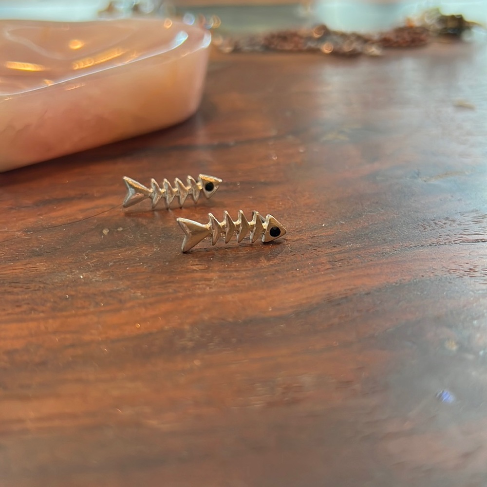 Fish bone post earrings